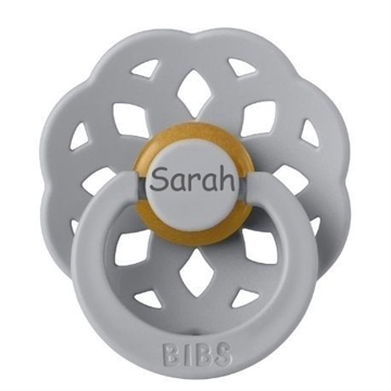 BIBS sut str 2 med navn CLOUD BOHEME navneparadis