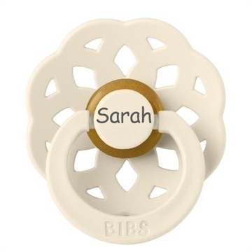 BIBS sut str 2 med navn IVORY BOHEME navneparadis